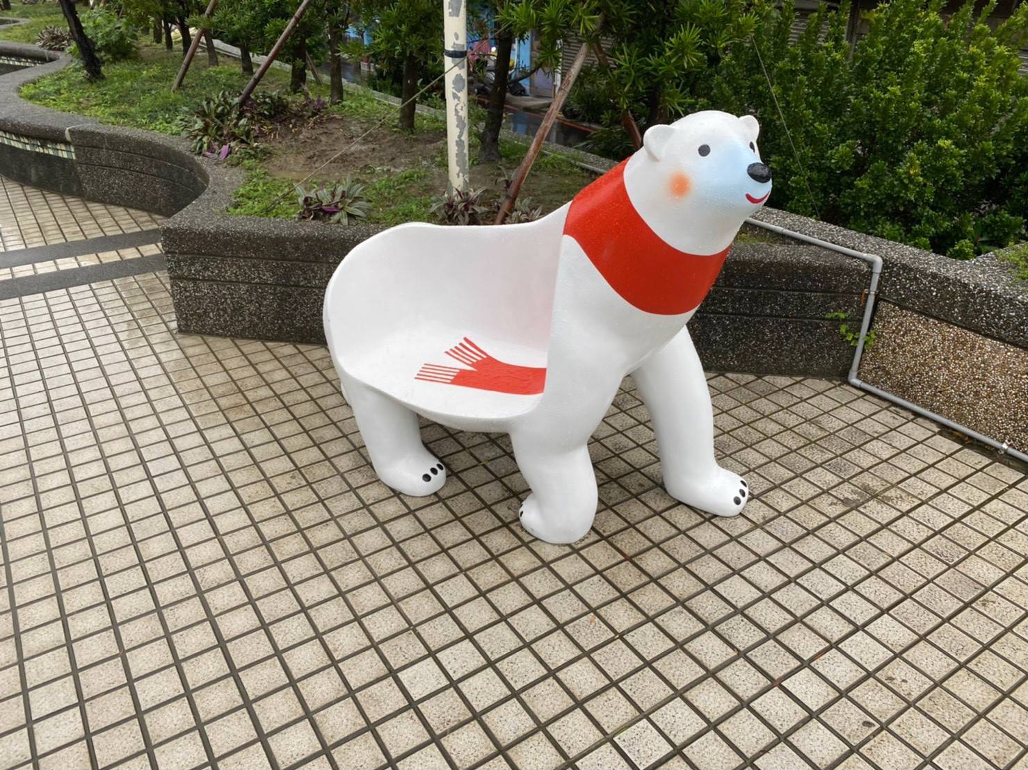 新北免費親子景點┃來百年古蹟『山佳車站』當小小站長~鐵道公園立體彩繪超可愛 - yuki.tw