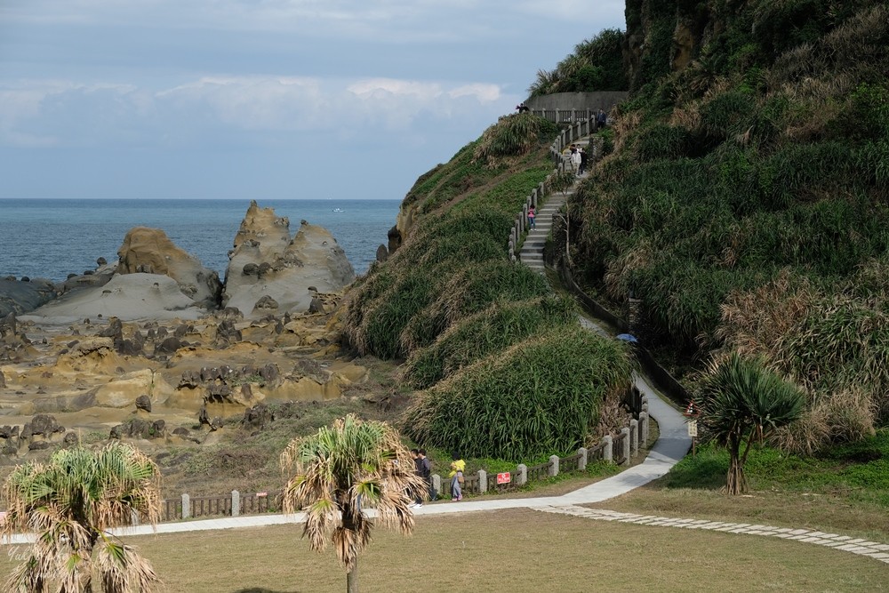 基隆景點》和平島公園，無邊際天然海泳池、兒童戲水池、大沙堡遊客中心喝咖啡好讚！ - yuki.tw