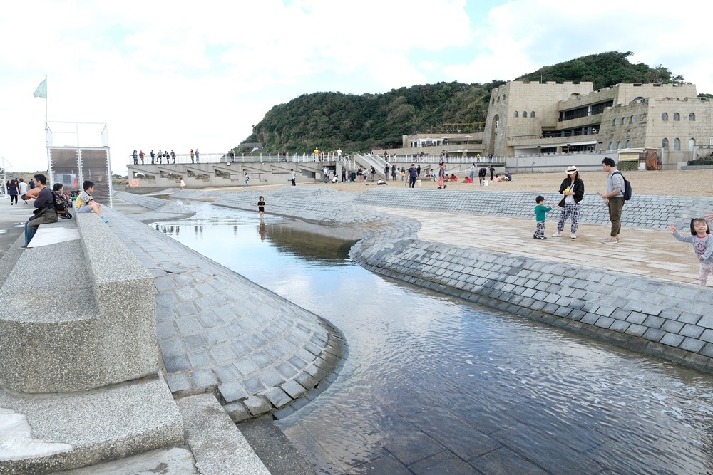 基隆景點》和平島公園，無邊際天然海泳池、兒童戲水池、大沙堡遊客中心喝咖啡好讚！ - yuki.tw