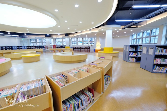 新北親子景點》新北市立圖書館三重南區分館，超大兒童閱覽區、玩具區、黑膠唱片展示~室內好去處(捷運站、好停車) - yuki.tw