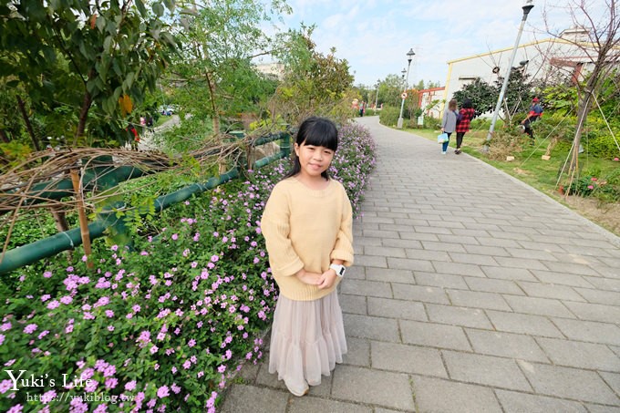 新北特色公園【鶯歌永吉公園】親子假日好去處！3D立體彩繪空橋、可愛公仔、野餐、溜滑梯、炮仗花 - yuki.tw