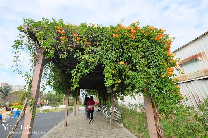 新北特色公園【鶯歌永吉公園】親子假日好去處！3D立體彩繪空橋、可愛公仔、野餐、溜滑梯、炮仗花 - yuki.tw