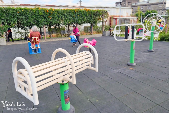 新北特色公園【鶯歌永吉公園】親子假日好去處！3D立體彩繪空橋、可愛公仔、野餐、溜滑梯、炮仗花 - yuki.tw