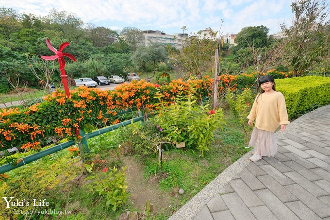 新北特色公園【鶯歌永吉公園】親子假日好去處！3D立體彩繪空橋、可愛公仔、野餐、溜滑梯、炮仗花 - yuki.tw