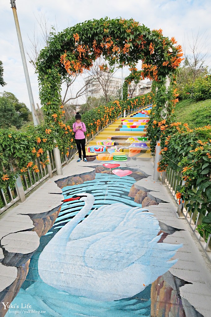 新北特色公園【鶯歌永吉公園】親子假日好去處！3D立體彩繪空橋、可愛公仔、野餐、溜滑梯、炮仗花 - yuki.tw