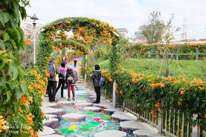 新北特色公園【鶯歌永吉公園】親子假日好去處！3D立體彩繪空橋、可愛公仔、野餐、溜滑梯、炮仗花 - yuki.tw