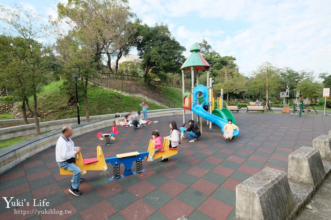 新北特色公園【鶯歌永吉公園】親子假日好去處！3D立體彩繪空橋、可愛公仔、野餐、溜滑梯、炮仗花 - yuki.tw