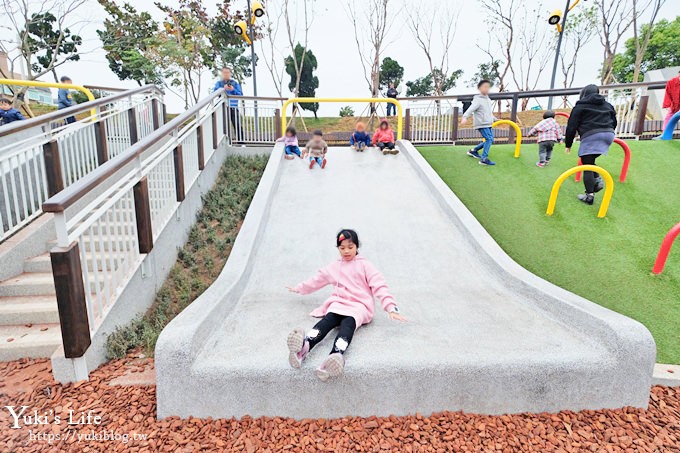 免費桃園親子景點【風禾公園】50公尺滾輪溜滑梯兒童冒險公園×7座溜滑梯加沙坑 - yuki.tw