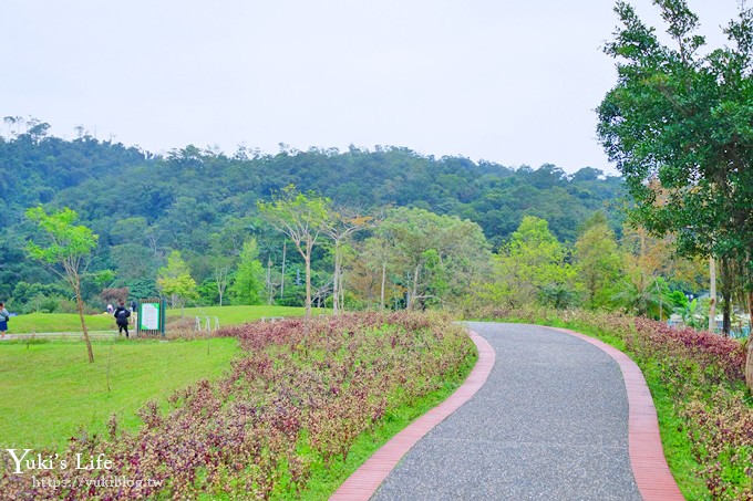 宜蘭礁溪景點》龍潭湖悠活園區，白色貨櫃屋免門票、大碗公溜滑梯野餐餵魚~ - yuki.tw