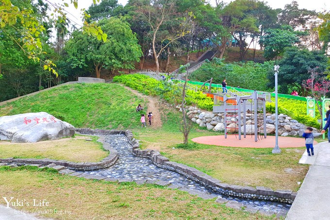 新北親子景點【魔豆山丘遊戲場】28公尺滾輪溜滑梯、戲水區～公園野餐好去處 - yuki.tw