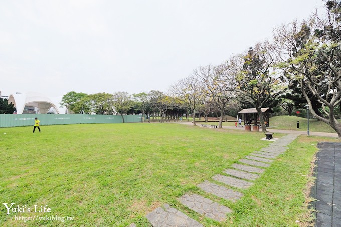 桃園親子景點【大溪埔頂公園】超美花海盛開×野餐好去處×大草皮溜滑梯×大溪老街順遊行程 - yuki.tw