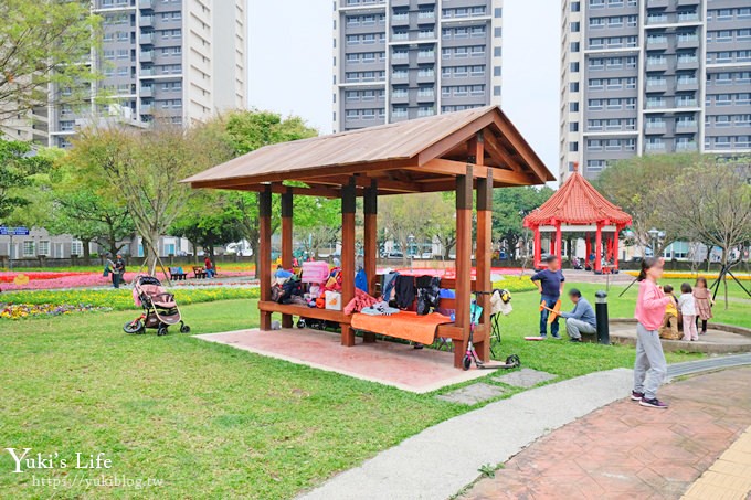 桃園親子景點【大溪埔頂公園】超美花海盛開×野餐好去處×大草皮溜滑梯×大溪老街順遊行程 - yuki.tw