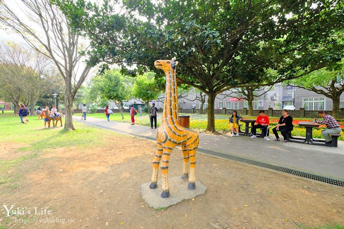 桃園親子景點【大溪埔頂公園】超美花海盛開×野餐好去處×大草皮溜滑梯×大溪老街順遊行程 - yuki.tw