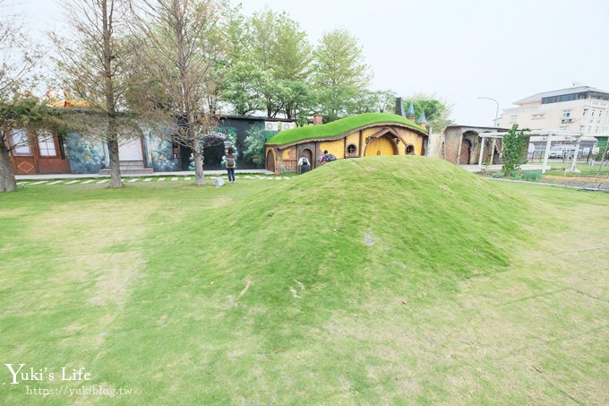 彰化親子景點【琉璃仙境】水管屋、草泥馬、大沙坑、哈比人小屋、教堂美拍攝影基地 - yuki.tw