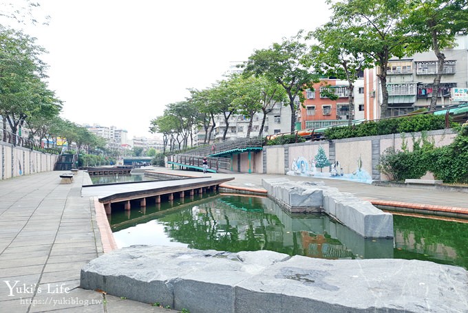 新北親子景點【中港大排親水公園】積木橋×立體彩繪拍照去！(交通、停車、拍照點攻略) - yuki.tw