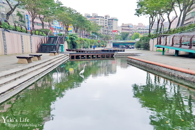 新北親子景點【中港大排親水公園】積木橋×立體彩繪拍照去！(交通、停車、拍照點攻略) - yuki.tw