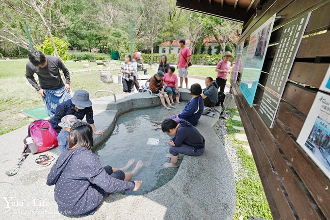 台中谷關一日遊》谷關溫泉公園免費泡腳~還有溫泉魚咬咬~白冷冰棒必吃！ - yuki.tw