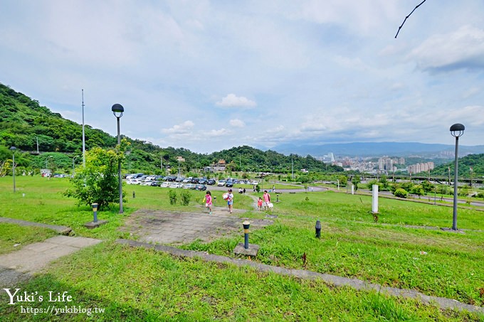 台北特色公園【山水綠小樂園】雙道溜索超刺激！草皮野餐玩沙趣 - yuki.tw