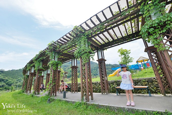 台北特色公園【山水綠小樂園】雙道溜索超刺激！草皮野餐玩沙趣 - yuki.tw