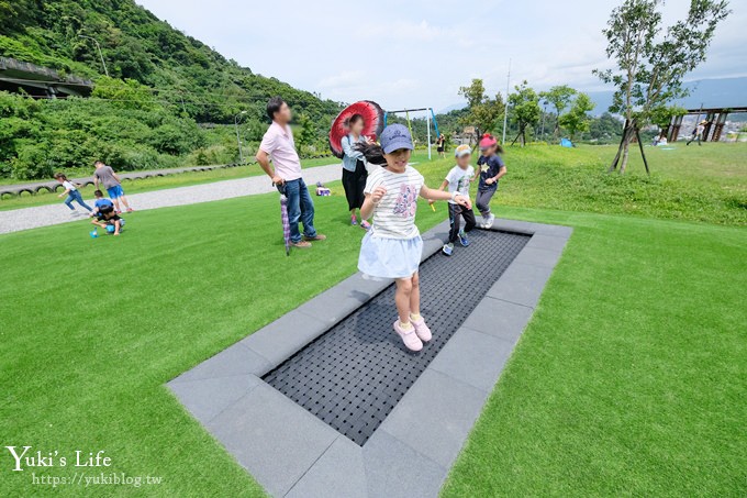 台北特色公園【山水綠小樂園】雙道溜索超刺激！草皮野餐玩沙趣 - yuki.tw