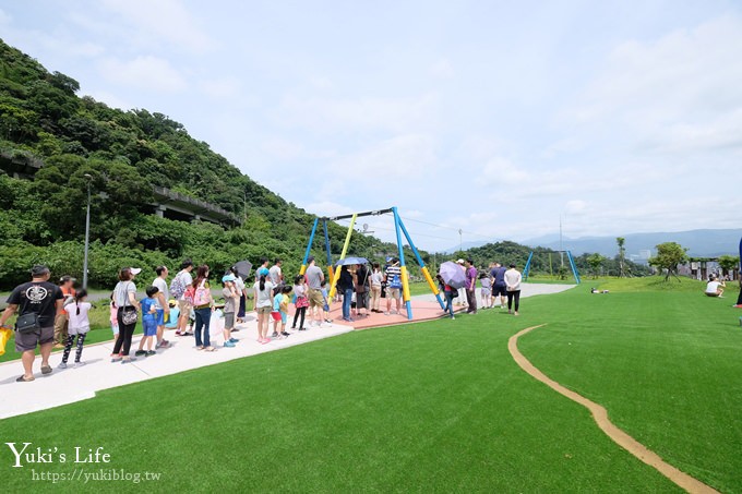 台北特色公園【山水綠小樂園】雙道溜索超刺激！草皮野餐玩沙趣 - yuki.tw