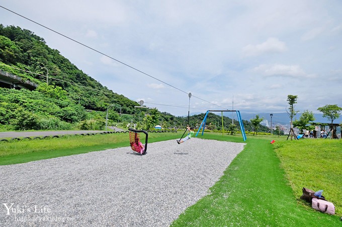 台北特色公園【山水綠小樂園】雙道溜索超刺激！草皮野餐玩沙趣 - yuki.tw