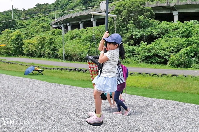 台北特色公園【山水綠小樂園】雙道溜索超刺激！草皮野餐玩沙趣 - yuki.tw