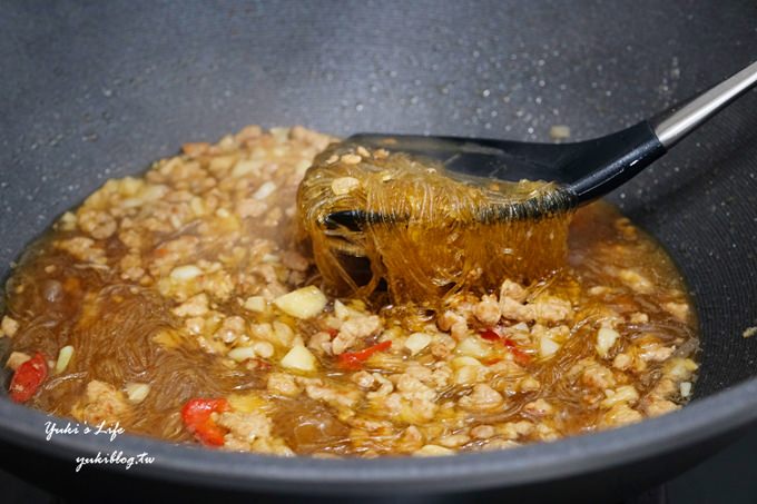 簡單食譜》螞蟻上樹(炒冬粉)超下飯的家常菜，便當菜每次都覺得吃不夠！ - yuki.tw