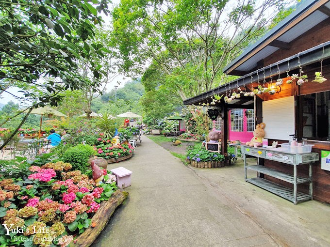 苗栗景點【碧絡角花園咖啡】蘑菇屋繡球花步道也太夢幻×南庄賞花下午茶親子好去處 - yuki.tw