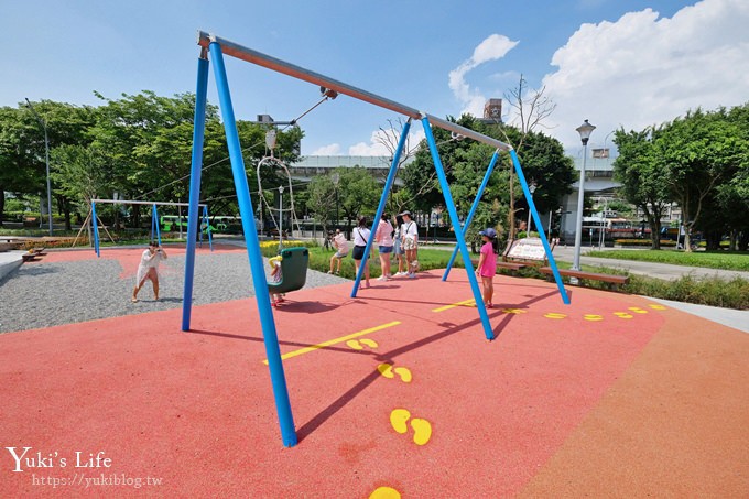 特色公園超好玩！華山大草原遊戲場～滑索、水沙世界、煙囪遊戲塔溜滑梯~親子野餐好去處！ - yuki.tw