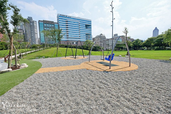 特色公園超好玩！華山大草原遊戲場～滑索、水沙世界、煙囪遊戲塔溜滑梯~親子野餐好去處！ - yuki.tw