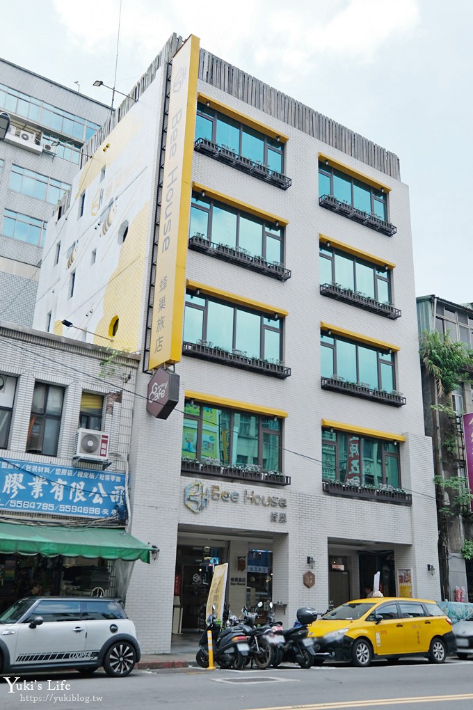 台北車站住宿【蜂巢旅店Bee House】復古柑仔店整間零食飲料隨你享用×親子遊戲室～小巧精緻飯店推薦 - yuki.tw