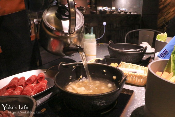 台北火鍋美食【肉普普石頭涮涮鍋】手掌大生蠔海鮮總匯鍋超滿足~捷運松山站 - yuki.tw