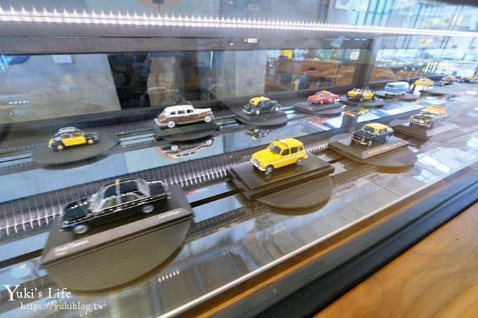 宜蘭新景點【TAXI MUSEUM 計程車博物館】迴轉壽司檯買車也太酷！ - yuki.tw