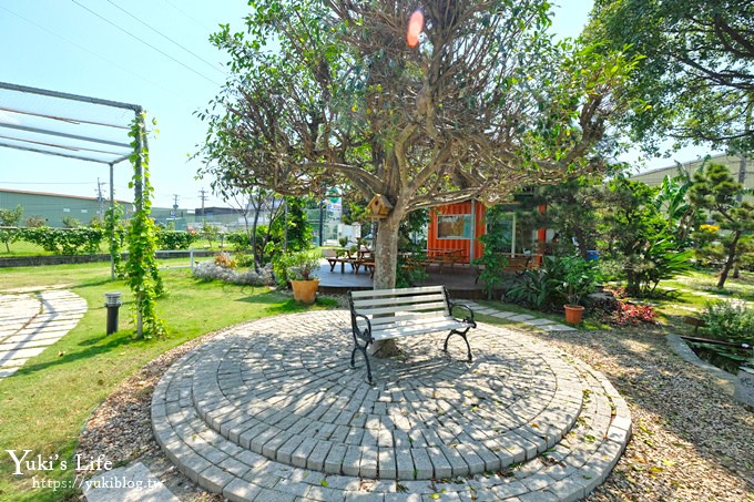 桃園景點【陽光莊園】親子寵物草皮景觀餐廳×貨櫃屋美拍好去處！ - yuki.tw