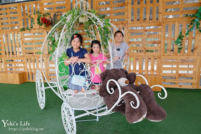 宜蘭親子景點【礁溪金車蘭花園】兒童遊戲區超大心、賞花賞魚還能吃蝦~下午茶推薦必打卡行程點！ - yuki.tw