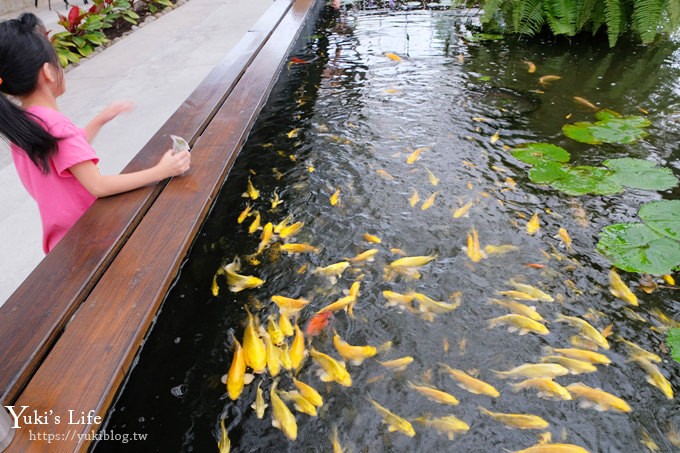 宜蘭親子景點【礁溪金車蘭花園】兒童遊戲區超大心、賞花賞魚還能吃蝦~下午茶推薦必打卡行程點！ - yuki.tw