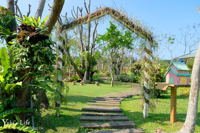 苗栗免費景點【雅聞香草植物工廠】夢幻玫瑰花園×沙坑、冰淇淋親子下午茶好去處！ - yuki.tw