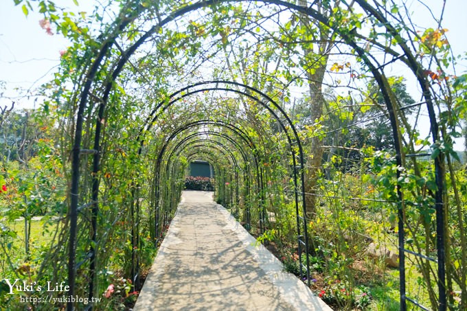 苗栗免費景點【雅聞香草植物工廠】夢幻玫瑰花園×沙坑、冰淇淋親子下午茶好去處！ - yuki.tw