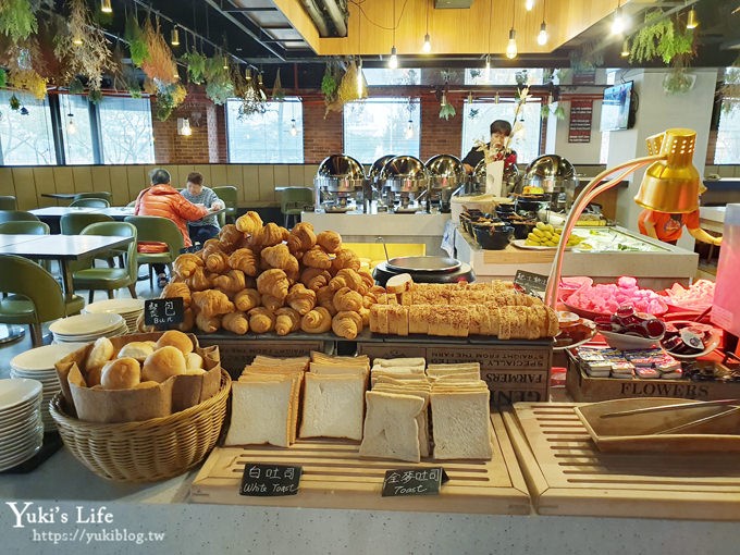 高雄愛河親子住宿推薦【鈞怡大飯店】兒童遊戲區×河畔景觀×網美餐廳也超厲害！ - yuki.tw