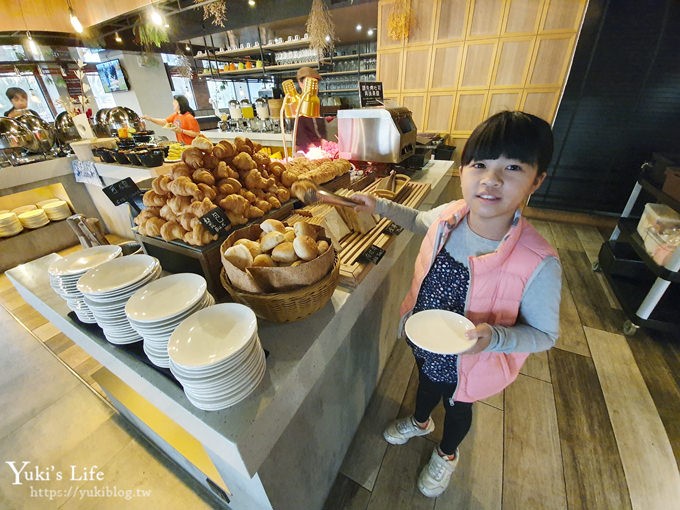 高雄愛河親子住宿推薦【鈞怡大飯店】兒童遊戲區×河畔景觀×網美餐廳也超厲害！ - yuki.tw