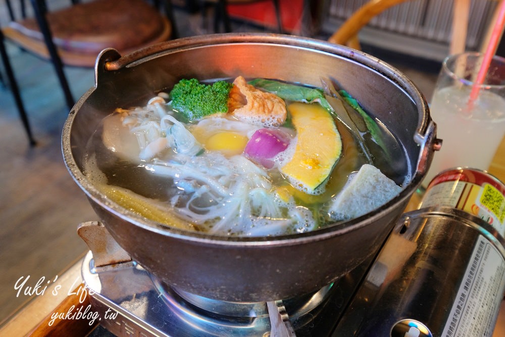 台南永康美食【鐵木匠複合式餐廳】貨櫃公園旁工業風高CP值用餐好去處！大份量火鍋好吃！(菜單) - yuki.tw