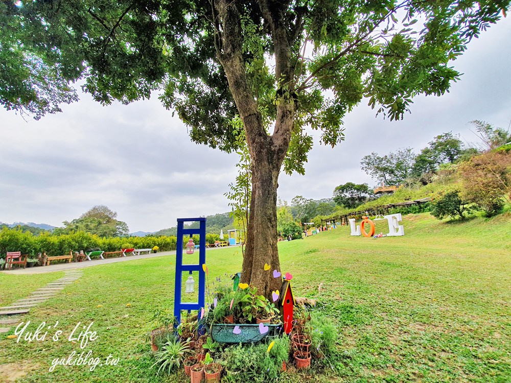 苗栗親子景點【橙香森林】餵兔子大草皮玻璃景觀餐廳×採果森林樂園×美拍約會好去處！ - yuki.tw