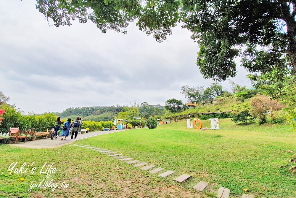 苗栗親子景點【橙香森林】餵兔子大草皮玻璃景觀餐廳×採果森林樂園×美拍約會好去處！ - yuki.tw