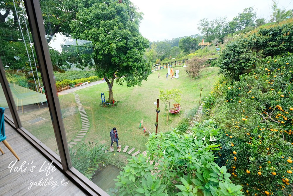 苗栗親子景點【橙香森林】餵兔子大草皮玻璃景觀餐廳×採果森林樂園×美拍約會好去處！ - yuki.tw