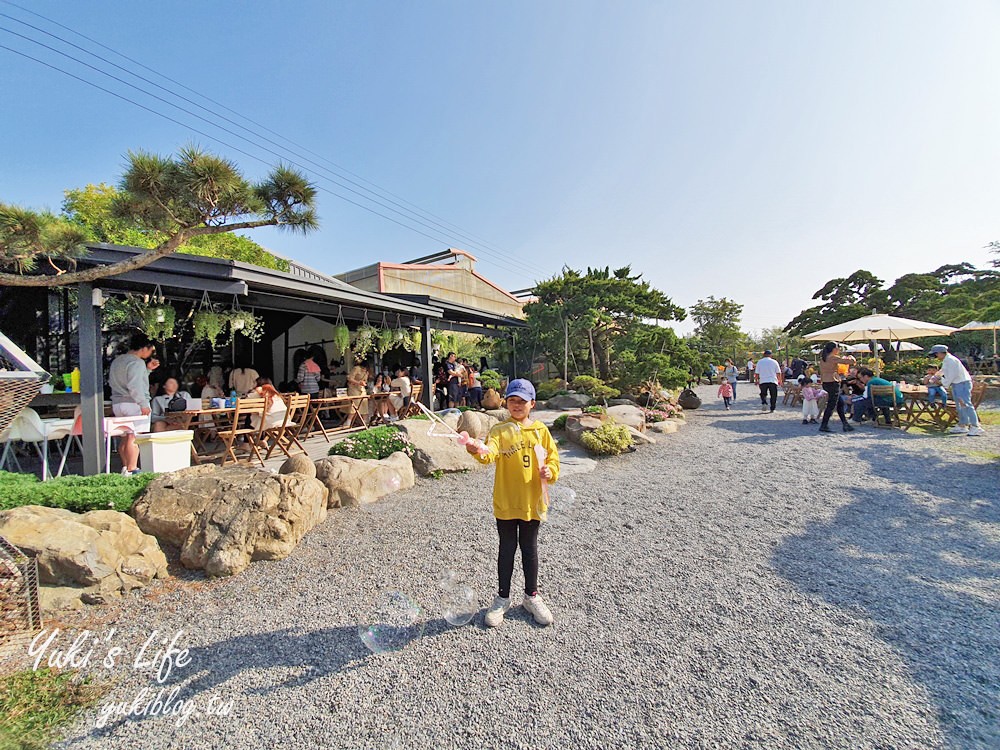 (已歇業)露天浪漫親子景點》捌程小8親子cafe'~繪本風城堡球池×兒童專屬運動場×跑跑賽車GO！ - yuki.tw