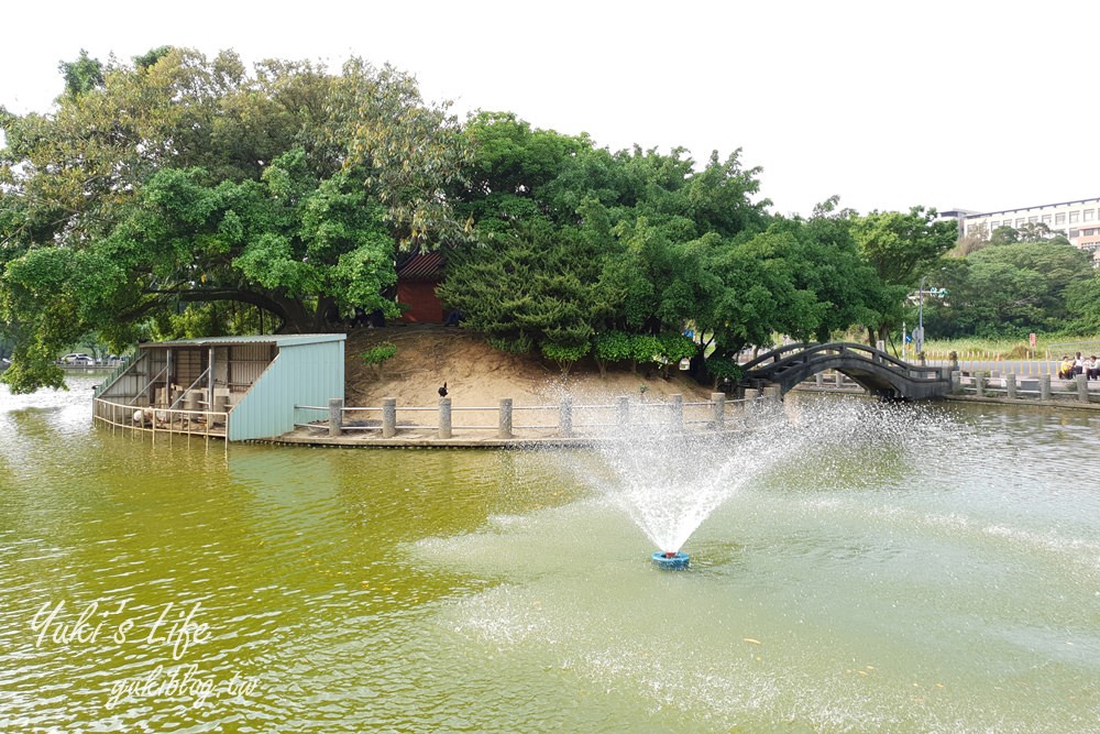 體育大學志清湖》湖中土地公廟！大草皮超愜意，好停車還能免費逛文物館 - yuki.tw