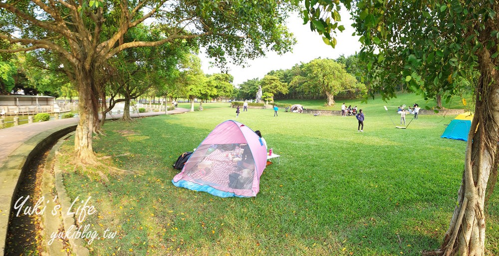 體育大學志清湖》湖中土地公廟！大草皮超愜意，好停車還能免費逛文物館 - yuki.tw