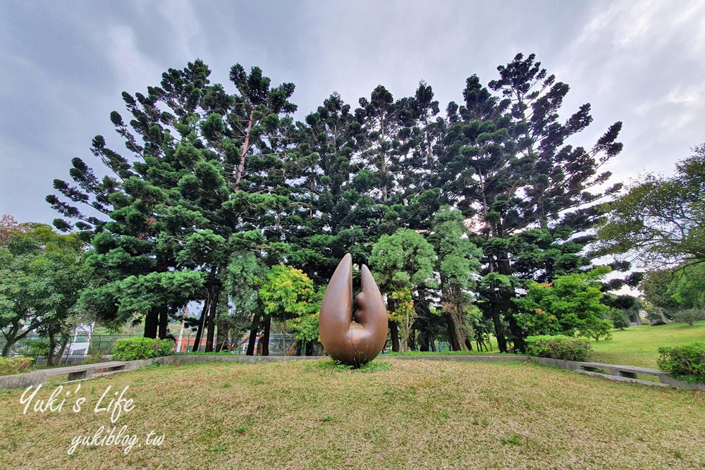 體育大學志清湖》湖中土地公廟！大草皮超愜意，好停車還能免費逛文物館 - yuki.tw