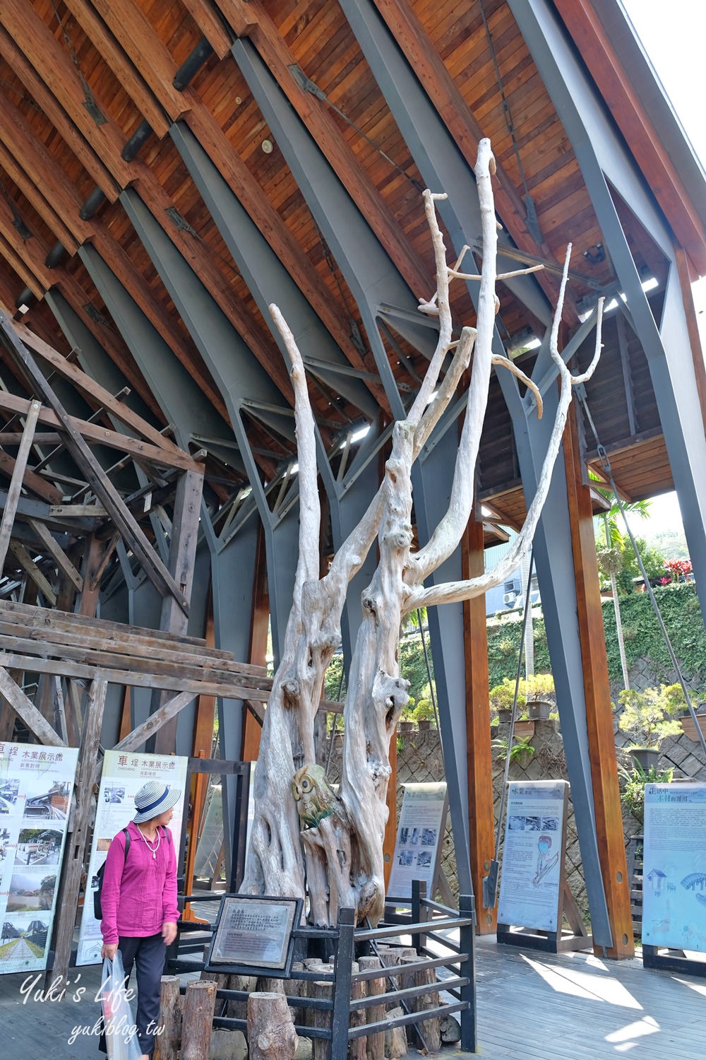 南投車埕一日遊》車埕鐵道園區、車埕老街、木業展示館、池畔美景下午茶、林班道木作DIY~一站玩透透 - yuki.tw